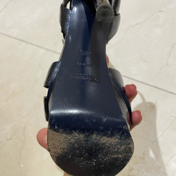 SOLD!!!!!!! Yves Saint Laurent navy tribute heels - Picture 4 of 6
